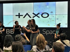 Taxo celebra su lanzamiento en México. Ecosistema de startups